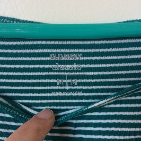 NWOT Old Navy Off the Shoulder Tee - Picture 3 of 4